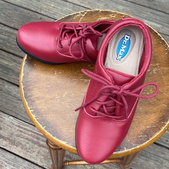 Dr Max Women’s Red Oxford Tie Leather Shoes size 7 - memory foam-Blair Haband - Picture 2 of 8